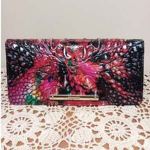 NWOT BRAHMIN BEYOND OMBRE ADY WALLET